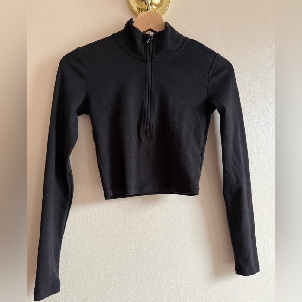 Aritzia black Quarter zip